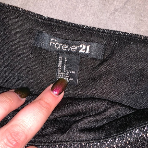 Grey sparkly skirt - Picture 3 of 3